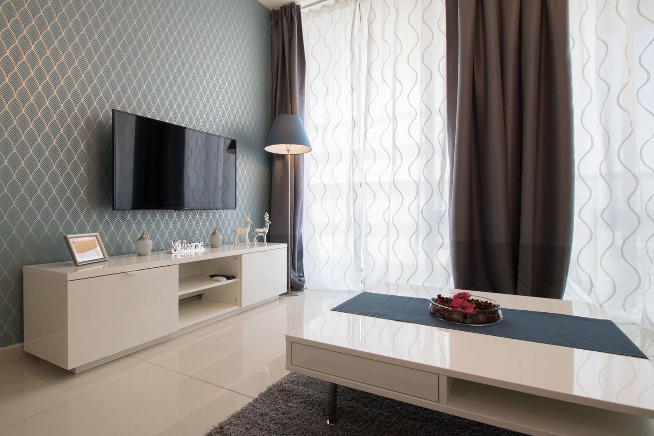 Sweethome26 Luxury Apt Close To The Beach & Free Parking Тель-Авів Екстер'єр фото