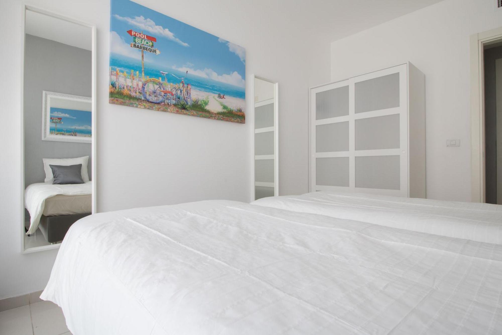 Sweethome26 Luxury Apt Close To The Beach & Free Parking Тель-Авів Екстер'єр фото